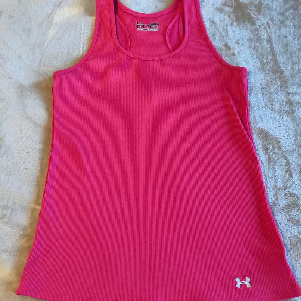 UNDER ARMOUR FITTED HEAT GEAR TANK TOP!!😍🎉